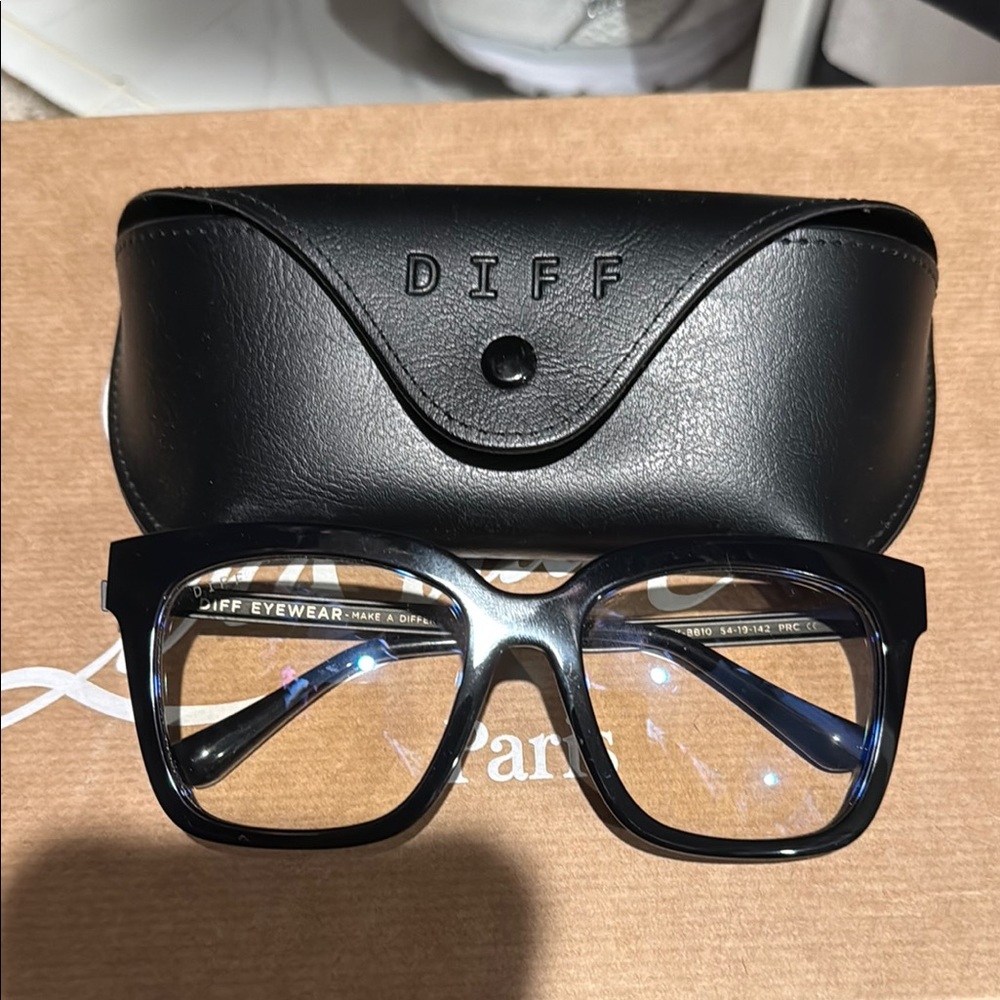 DIFF Black Eyeglasses with Case